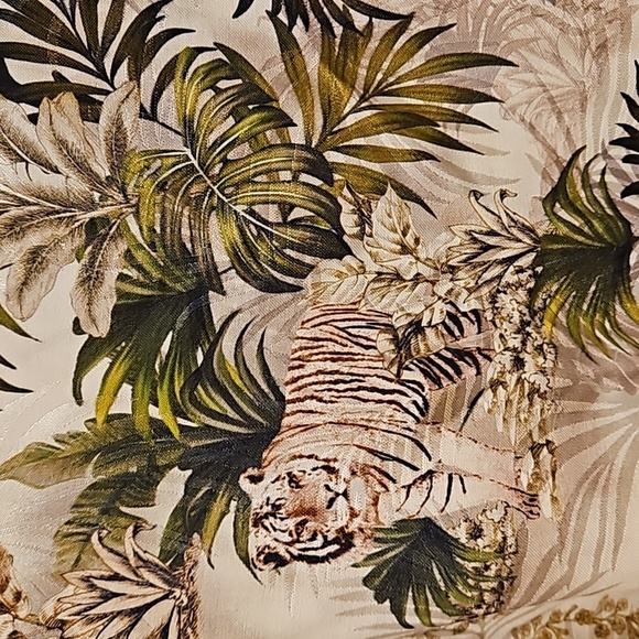 💕L'AGENCE💕 Ciara Robe Blouse ~ Antique White Safari Print Medium M NWT - Picture 12 of 16